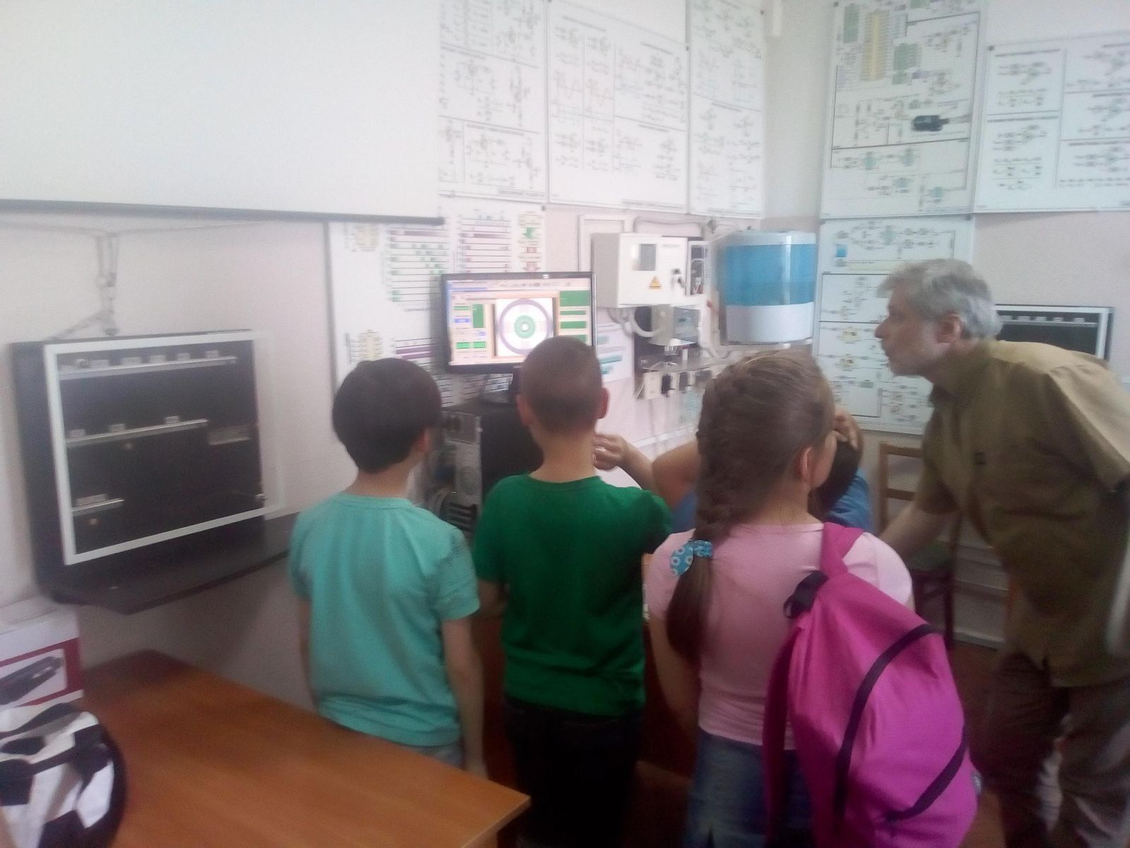 Знайомство зі стендами на дні відкритих дверей